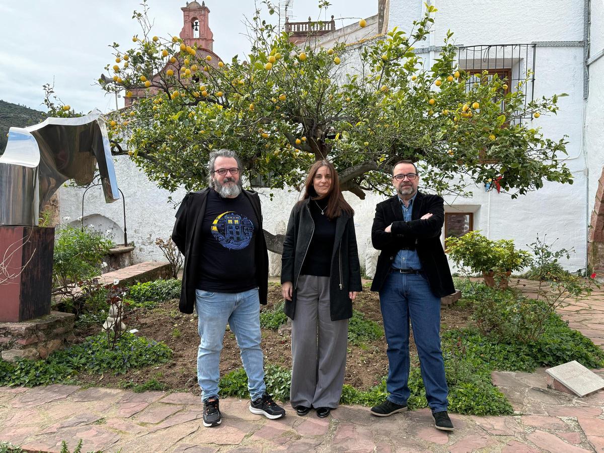 Dra. Sofía Barrón Abad junto a Raul Forcadell y Joan Feliu