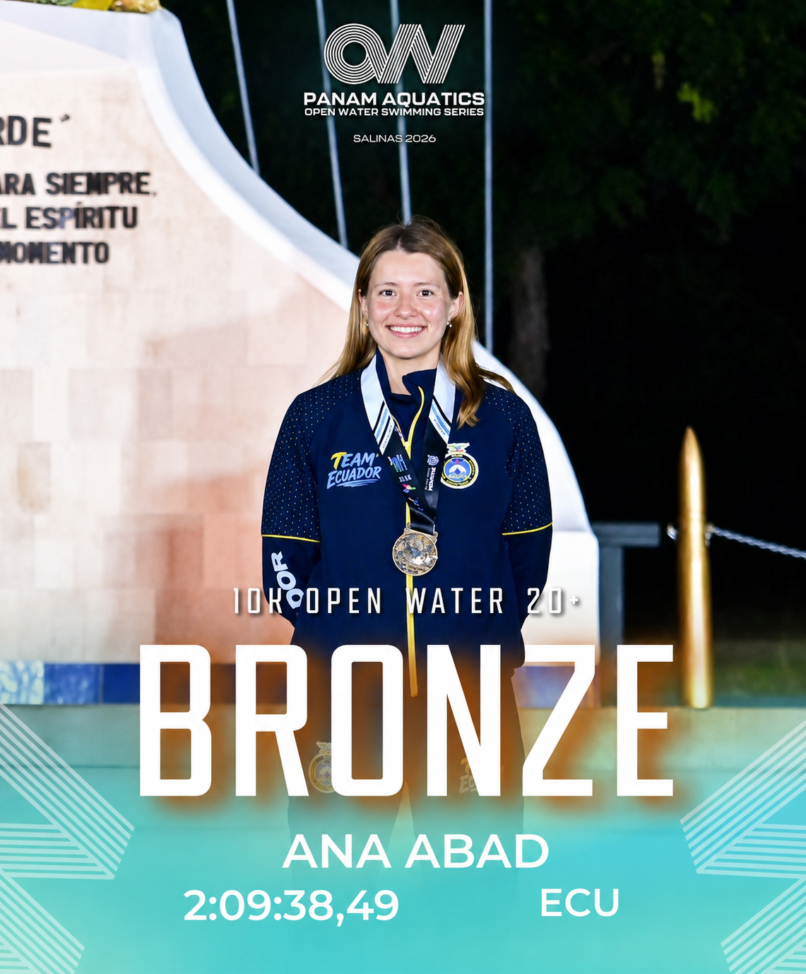 Ana Abad, estudiante de VIU con su medalla de bronce Aguas Abiertas de la Copa Panamericana y XX Copa del Pacífico 2026