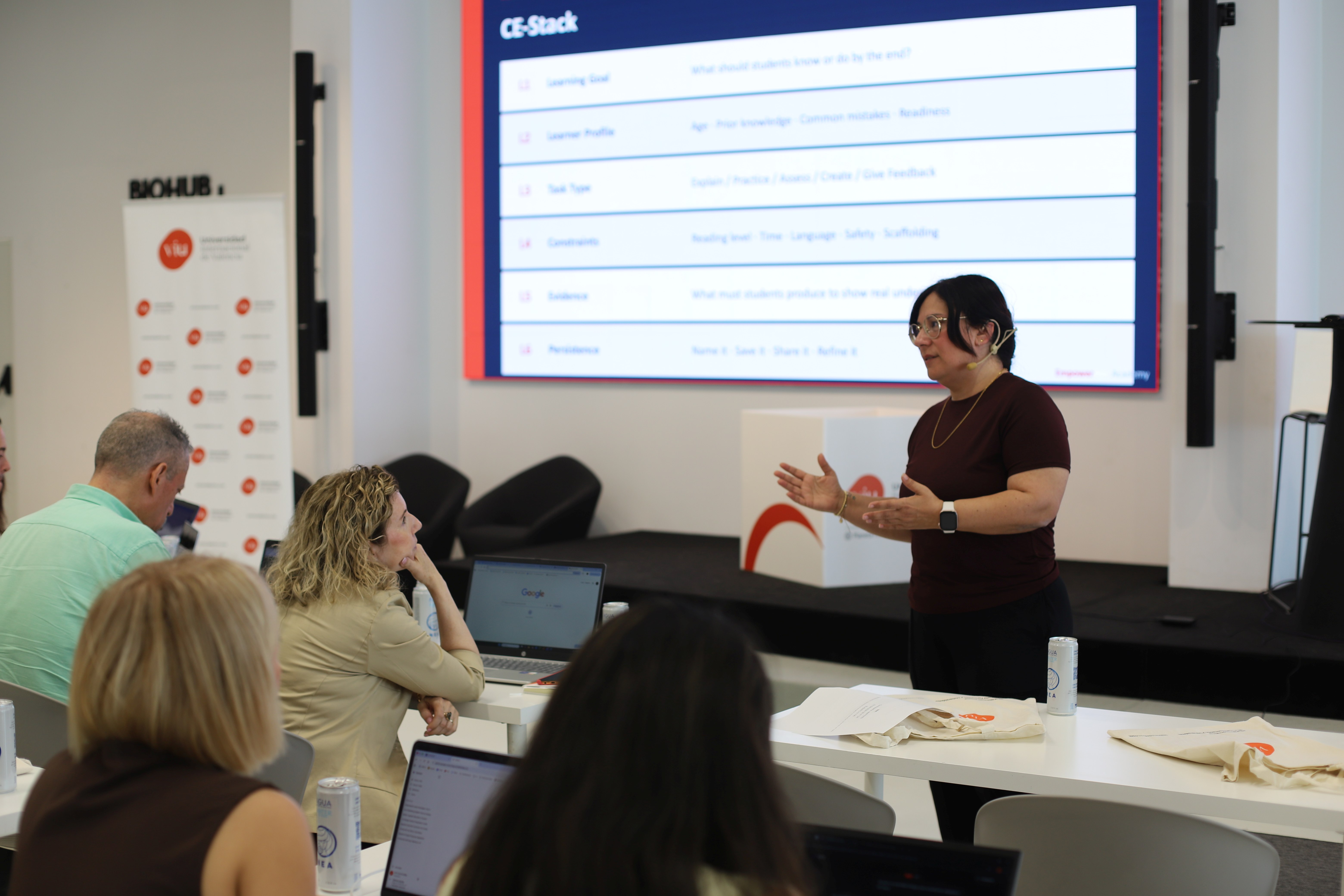 Uno de los talleres impartidos en el Bootcamp del proyecto Erasmus+ EmpowerAId acogido por VIU