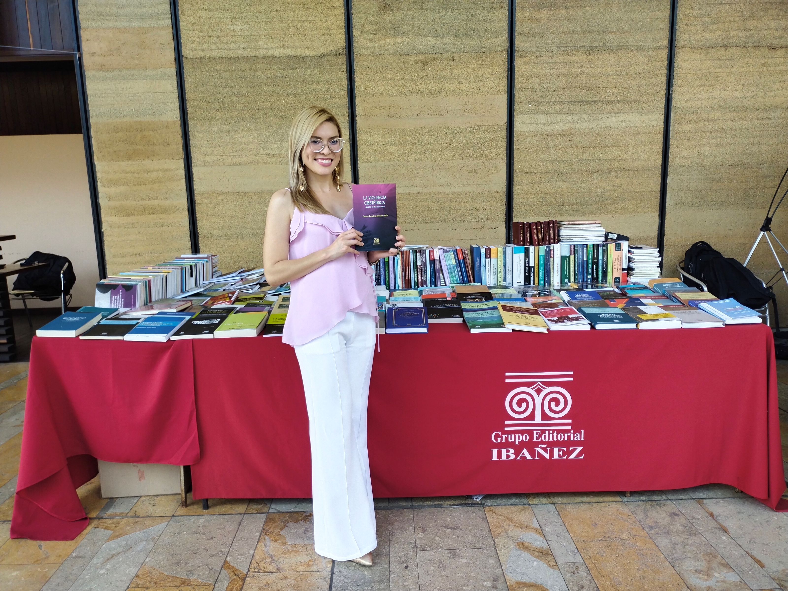 Danna Carolina Rivera León VIU lanzamiento libro