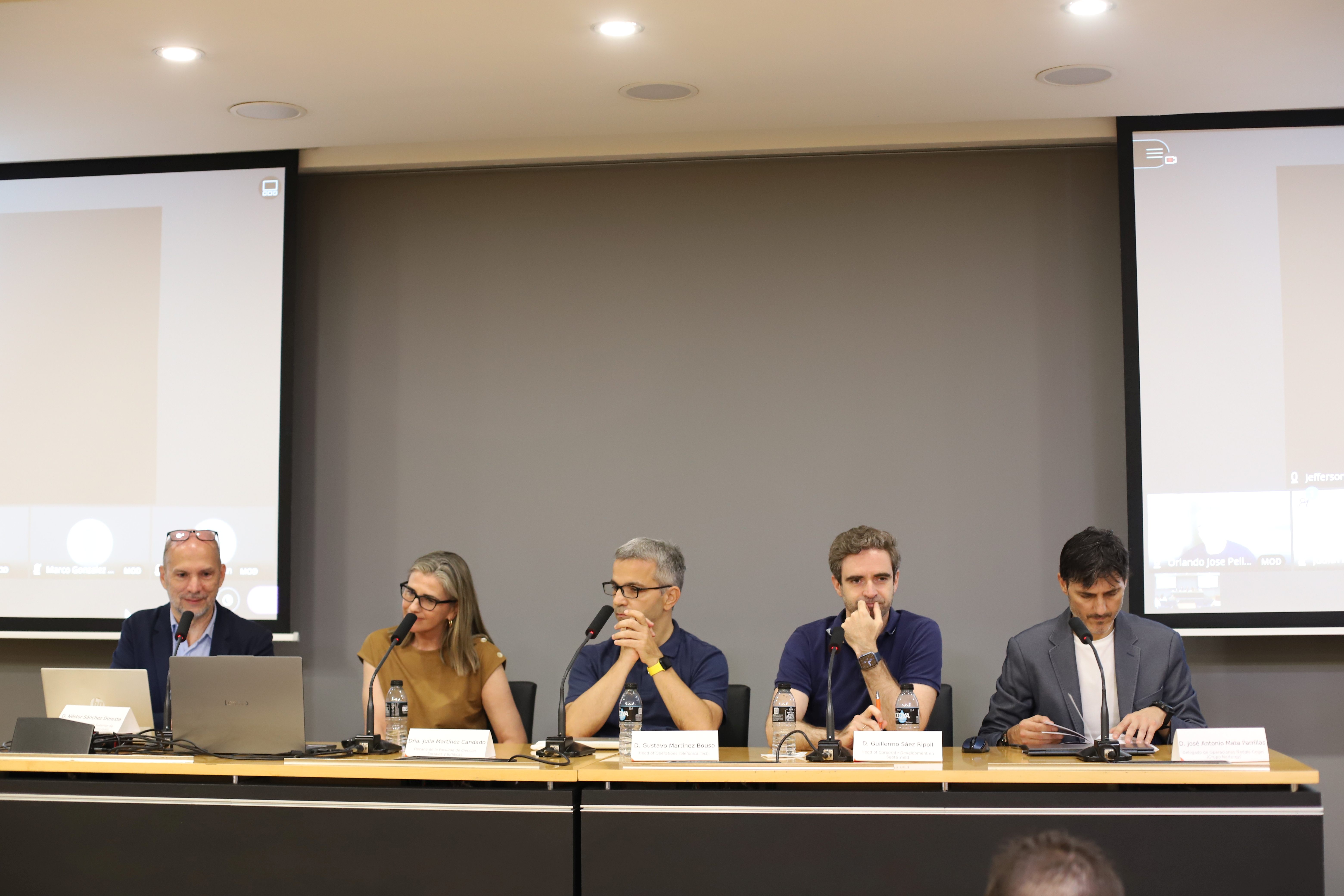 Jurado del Techathon 2026 de VIU: Dra. Julia Martínez Candado, Dr. Nestor Sanchez Doreste, Gustavo Martín Buoso, José Antonio Mata Parrillas, Guillermo Sáez