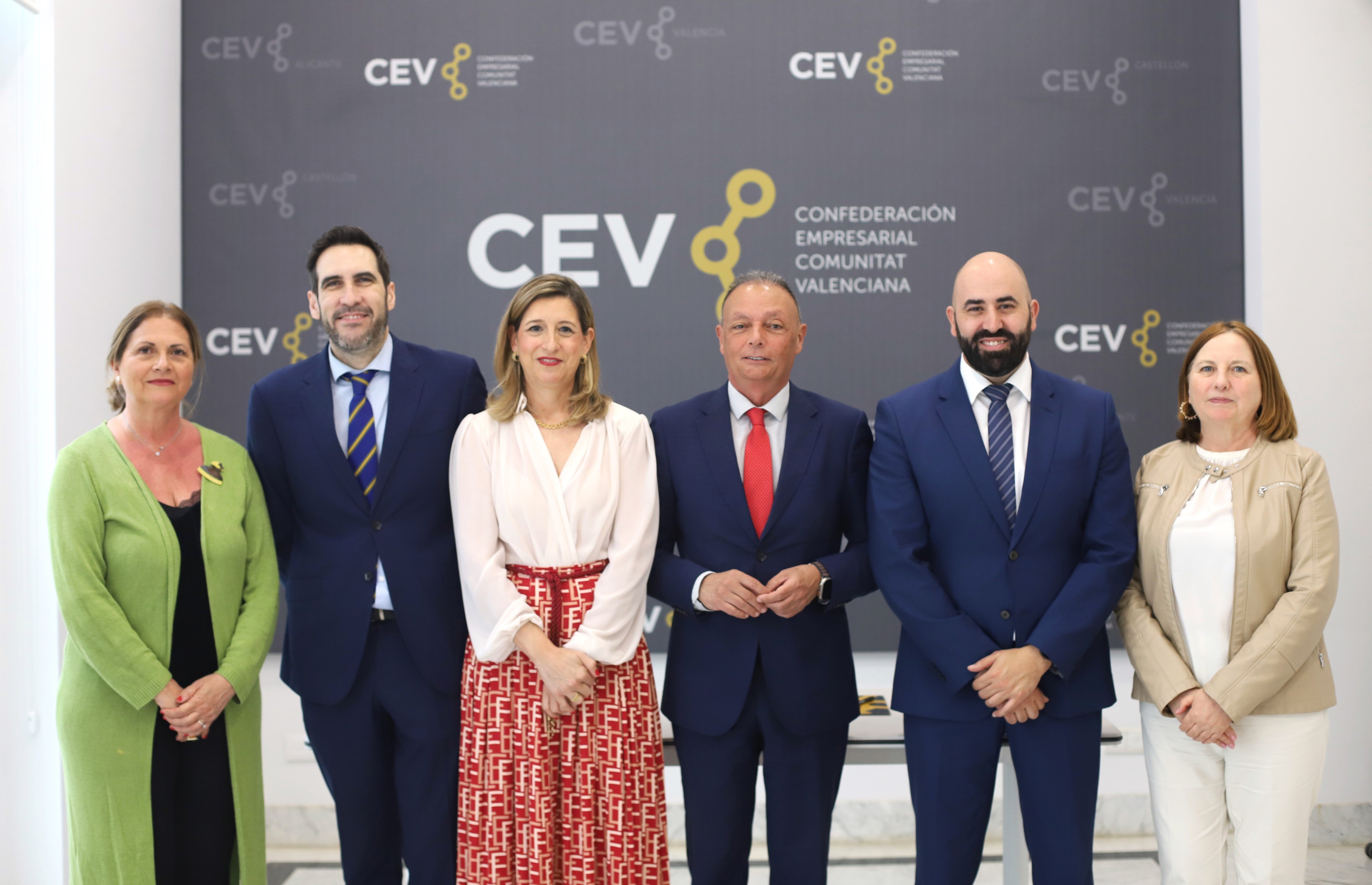 Convenio VIU-CEV firma foto grupal autoridades