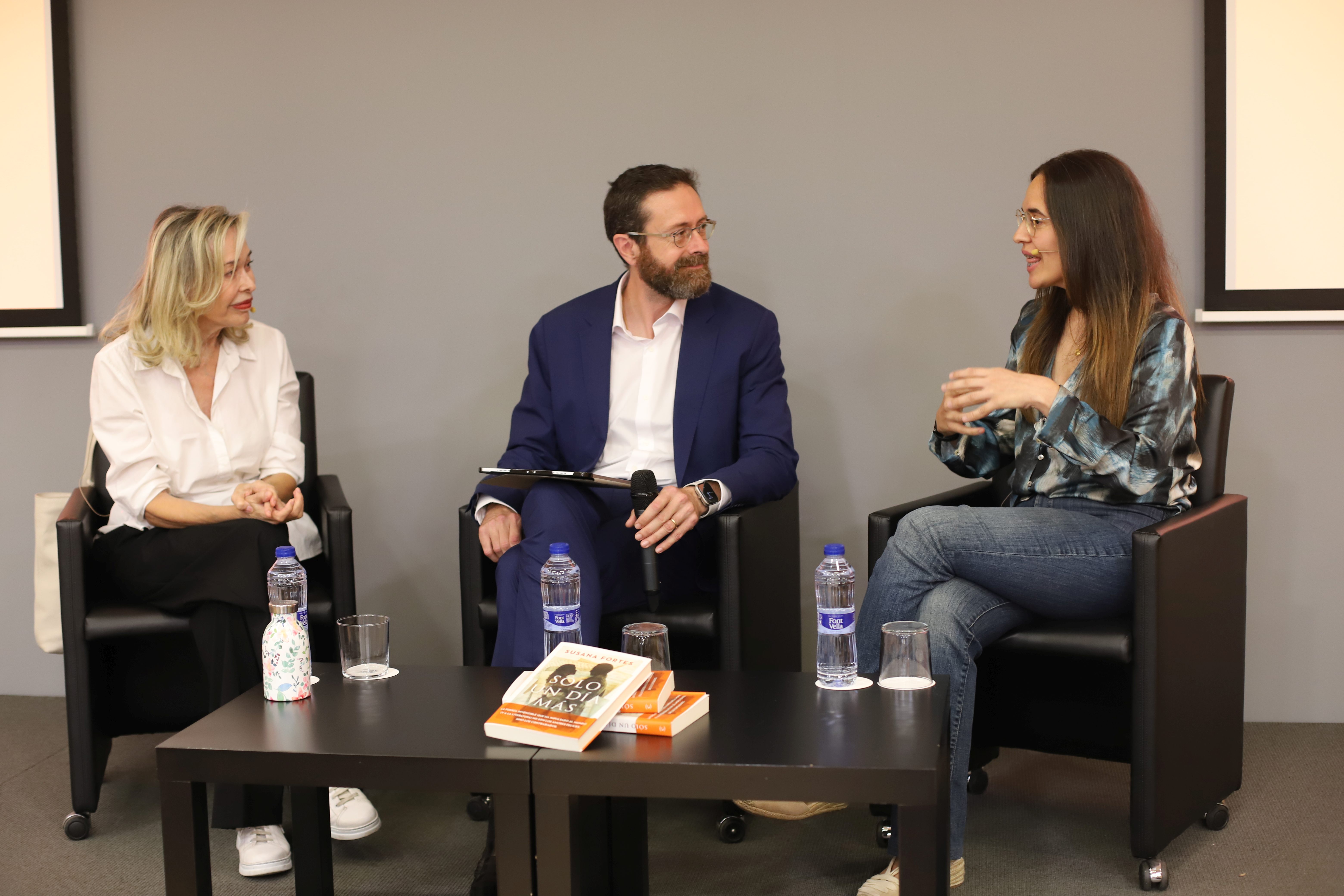 Mesa redonda ceremonia premios II edición de Enseñamos a Leer Comunitat Valenciana