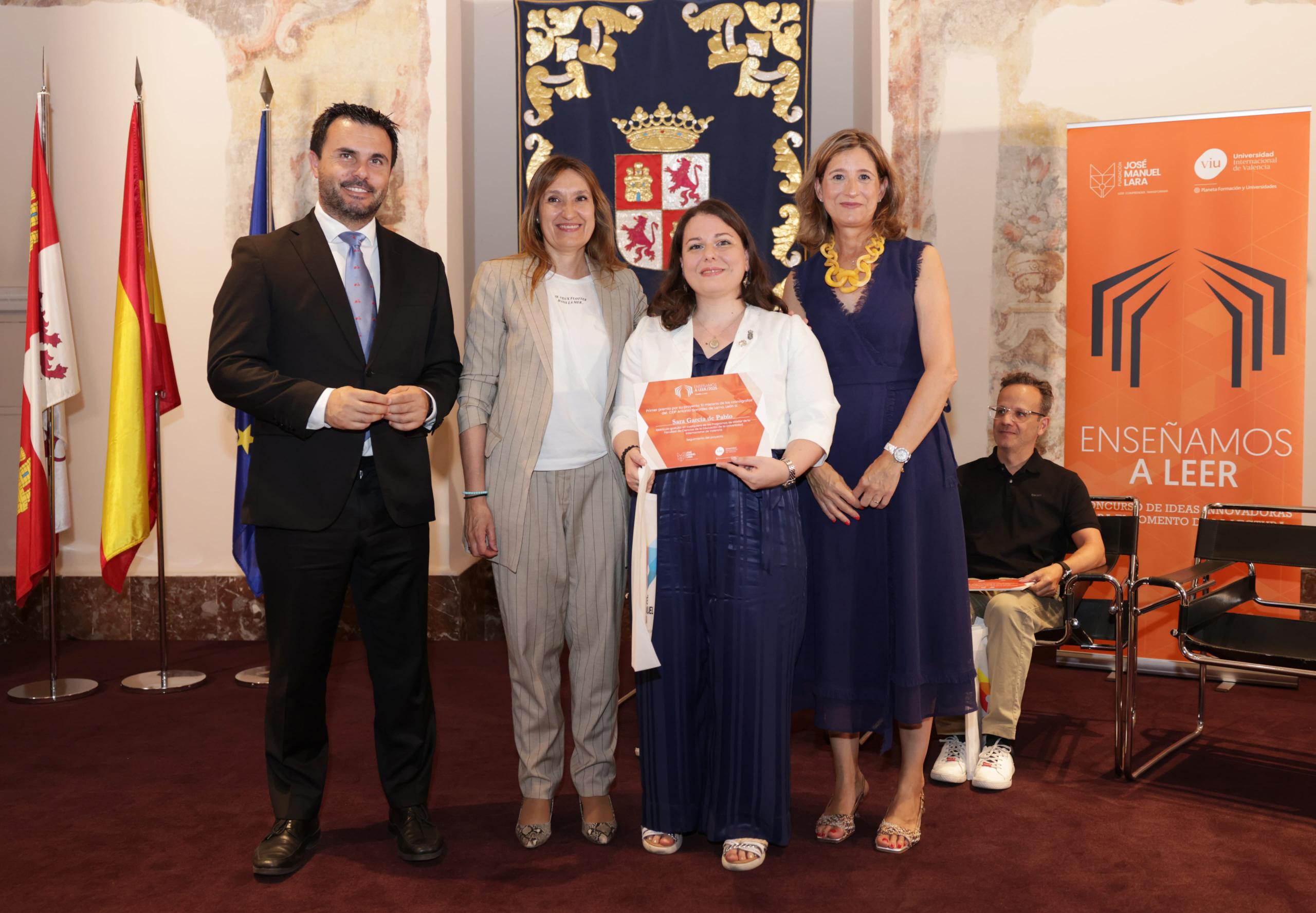 Sara García docente ganadora de mejor proyecto docente Enseñamos a Leer Castilla y León 2025