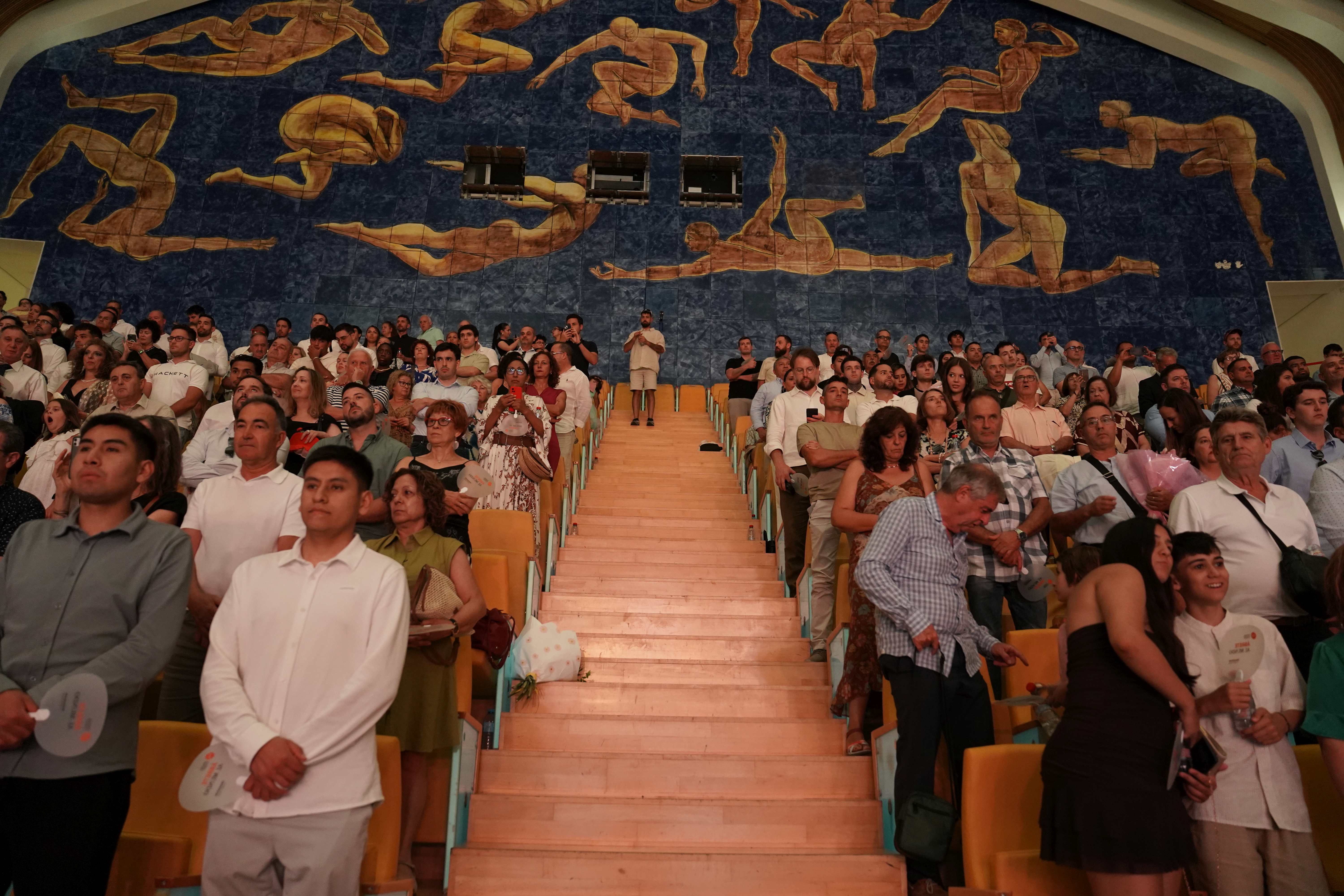 Acompañantes y familiares en el auditorio. Graduación VIU 2026.