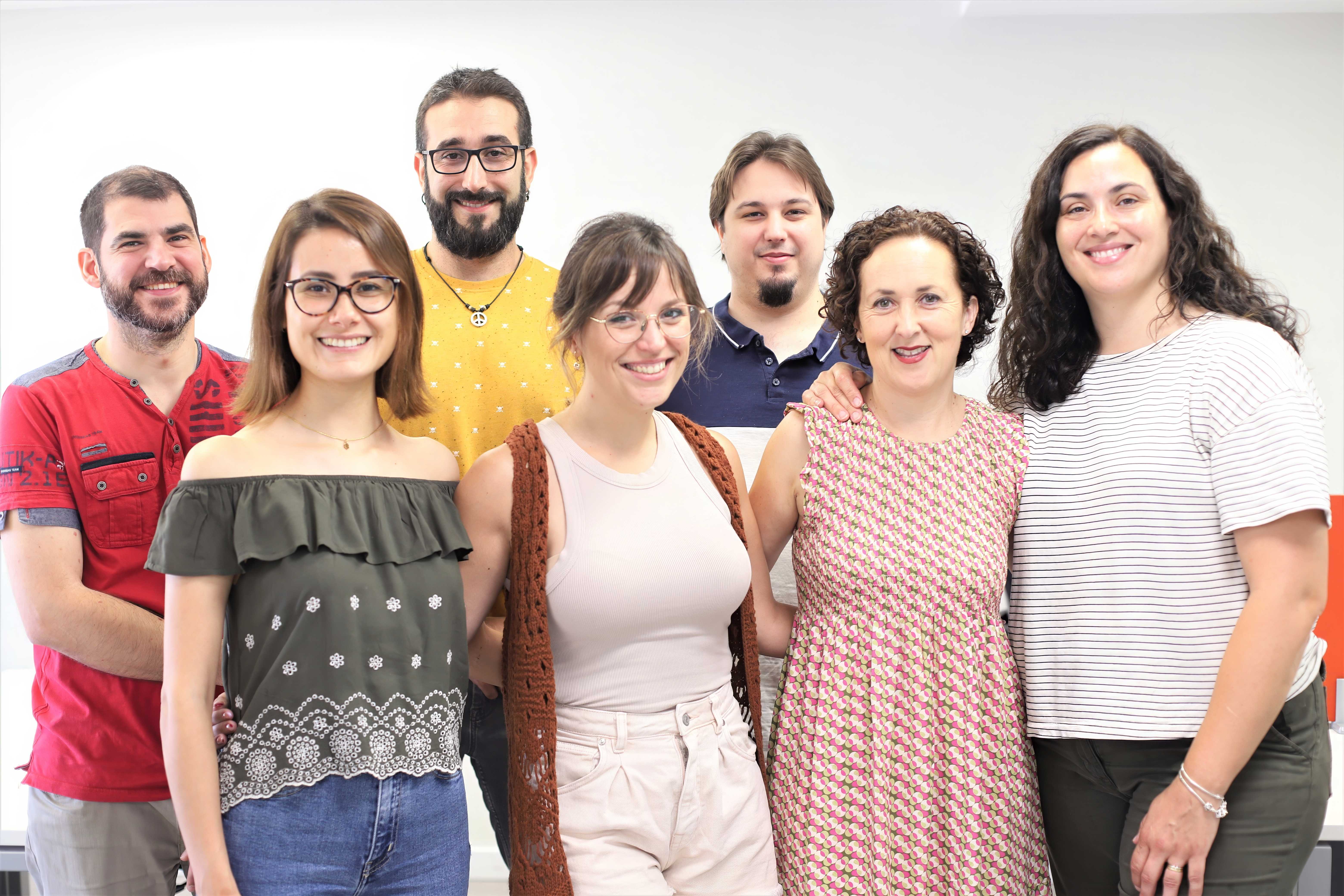 Belén Suárez, Secretaria General de VIU, junto a su equipo