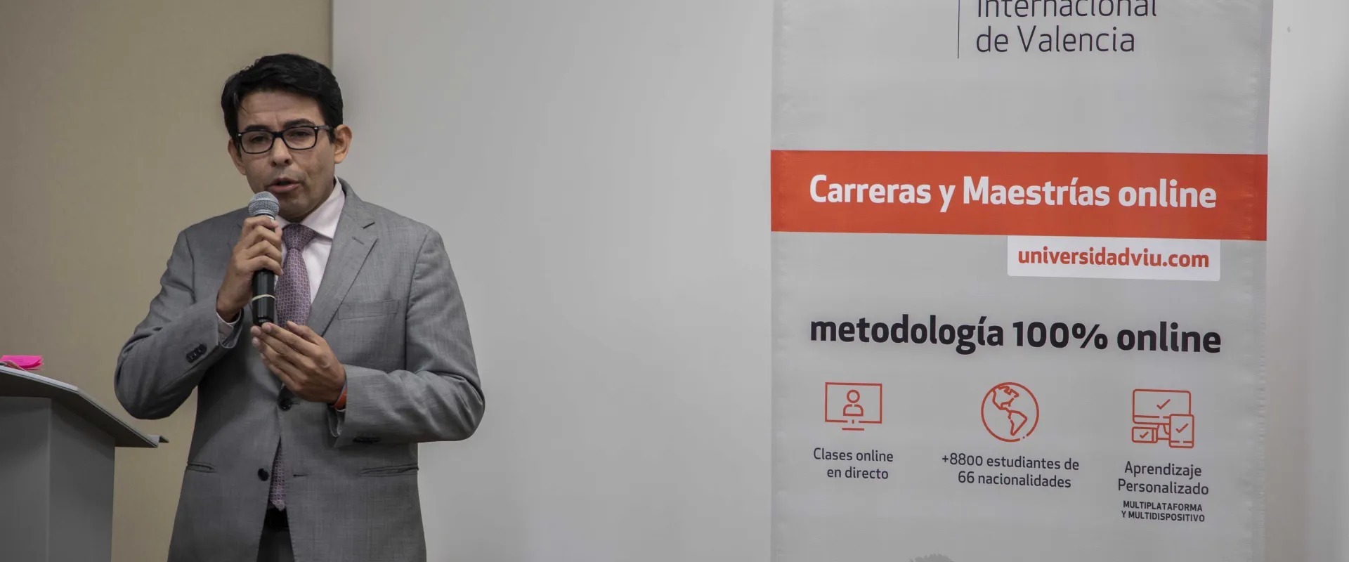 Entrega Becas Lógralo