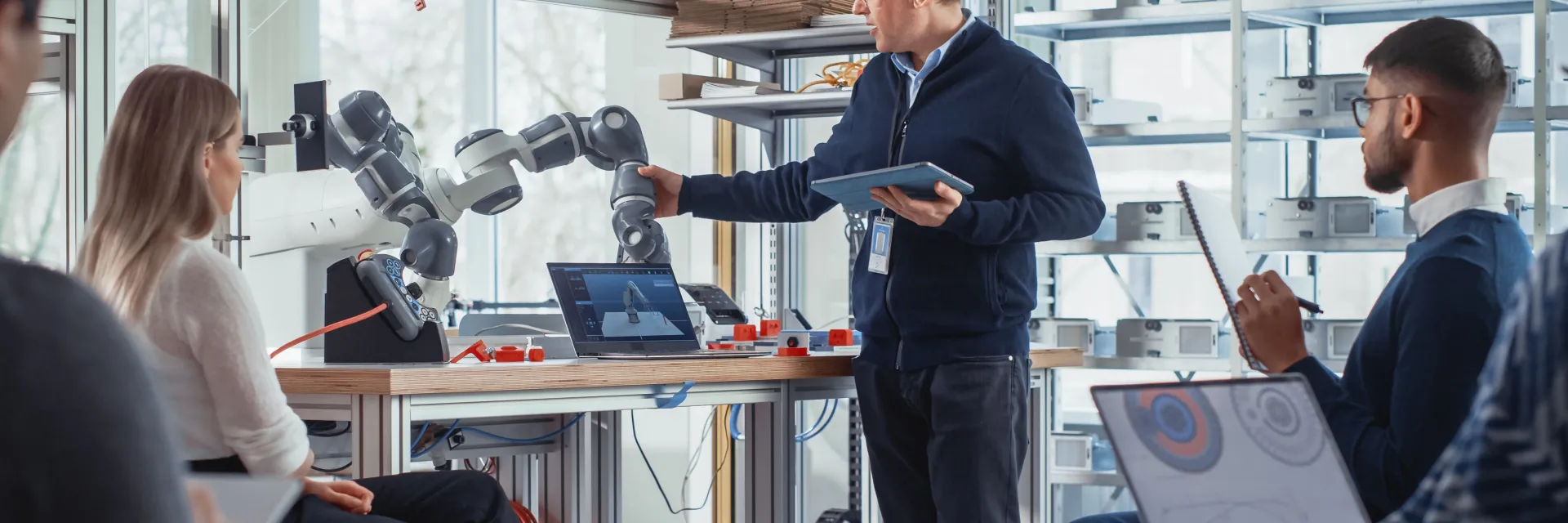 Escuela Superior de Ingeniería, Ciencia y Tecnología