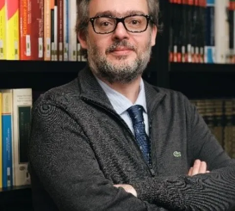 Imagen Marcos Almeida Cerrada