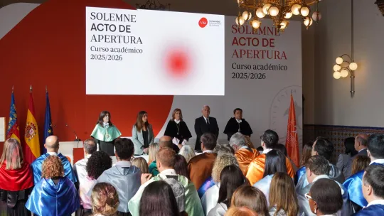 Cuerpo docente de VIU durante el acto