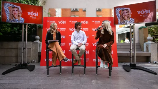 2_Brisa Fenoy_compositora de Generación y Manuel Carro_director de Servicios al Estudiante de la Universidad Internacional de Valencia.jpg 2_Brisa Fenoy_compositora de Generación y Manuel Carro_director de Servicios al Estudiante de la Universidad Internacional de Valencia.jpg