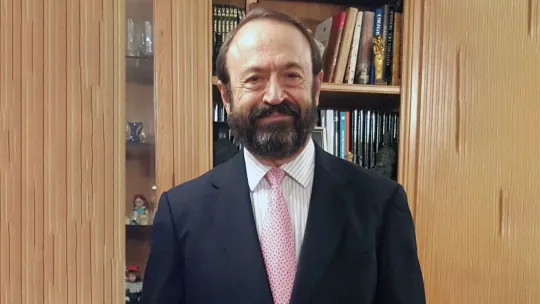 Dr. Eduardo Collado VIU.jpg