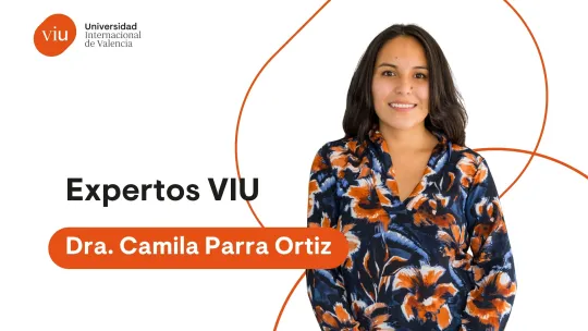 Retrato de la Dra. Camila Parra Ortiz, docente e investigadora de la Universidad Internacional de Valencia