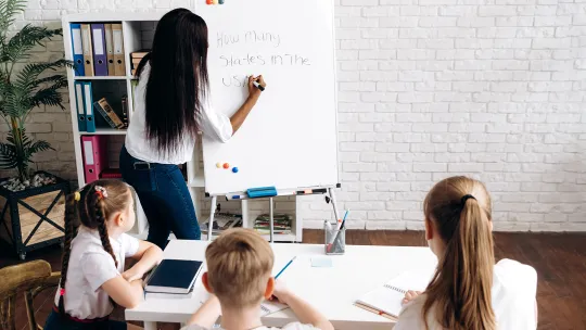 Ciclo conferencias Ed. Bilingüe