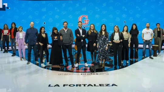 Foto Grupal Ponentes y Equipo Grandes Profes.jpg