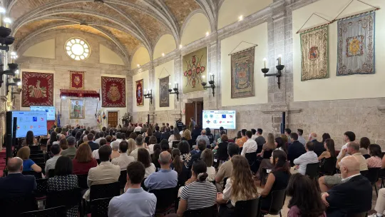 Foto panorámica del público asistente al acto de entrega de los Premios Capitanía General de Valencia