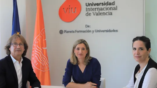 Firma convenio VIU Musical arts card