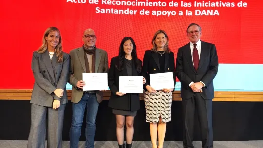 Estudiantes VIU becados Santander Ayudas afectados por la DANA