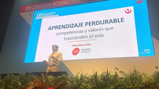 Ponencia Toni García Arias en el XXV Congreso Internacional de Educadores celebrado en Perú