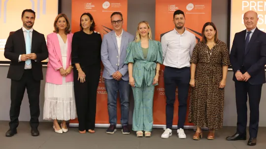 Rectora de VIU, autoridades y premiados de la II edición de Enseñamos a Leer Comunitat Valenciana