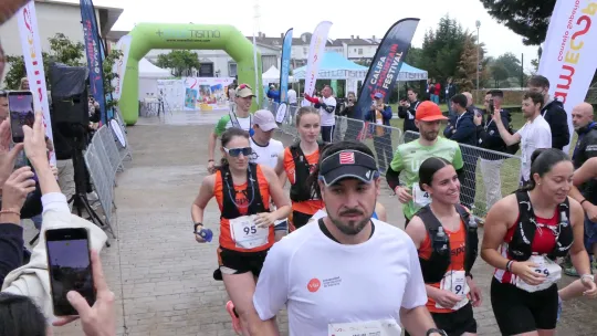 Sergio López estudiante de VIU, salida de meta en su participación en los CEU de Carreras de Montaña 2026