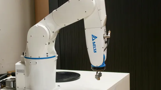 automatizacion-robotica-de-procesos brazo-robotico-industrial-como-ejemplo-de-automatizacion-robotica-de-procesos