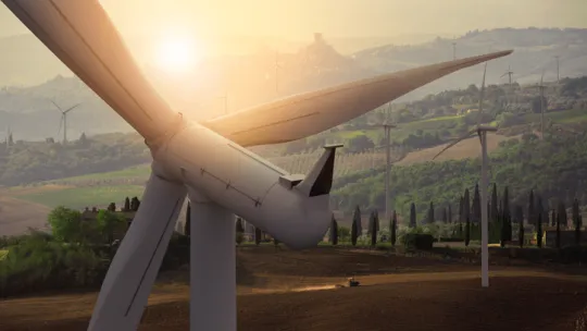 estudiar energías renovables-min.png