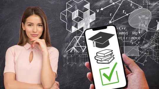 mujer-estudiando-uno-de-los-mejores-masteres-online-con-un-dispositivo-movil