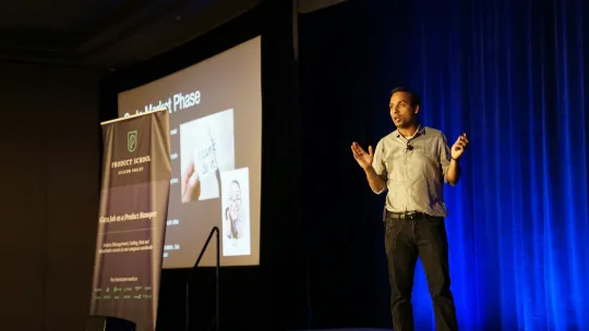 organizador-de-eventos organizador-de-eventos-planificando-y-coordinando-un-evento-corporativo