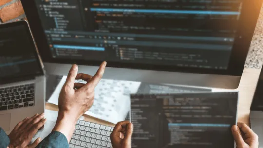 qué hace un ingeniero informático-min.png