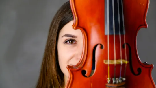 Pensamientos irracionales y distorsiones cognitivas en el contexto del conservatorio