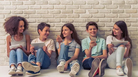 Autocontrol y resolución de conflictos en la adolescencia