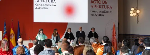 Cuerpo docente de VIU durante el acto