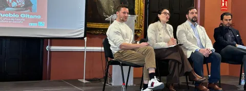 Header noticia presentación libro Pueblo Gitano