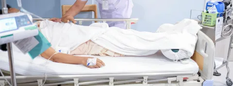 Enfermera en UCI-Humanización