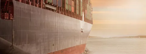 barco-de-carga-que-representa-el-comercio-internacional-y-la-exportacion-desde-colombia