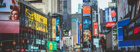 estrategia-de-publicidad-digital-que-utiliza-realidad-aumentada-para-crear-anuncios-hiperrealistas