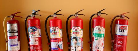 fire-extinguisher-1128461_1920.jpg