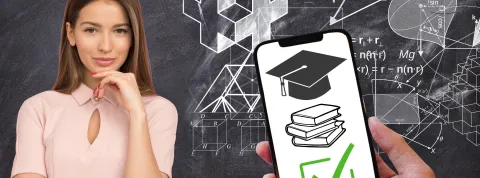 mujer-estudiando-uno-de-los-mejores-masteres-online-con-un-dispositivo-movil