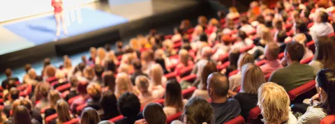 Imagen Portada Masterclass Online: Comunicar y conducir eventos: claves desde la experiencia televisiva