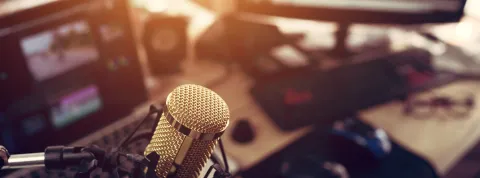 Imagen Portada Masterclass Online: "Detrás de un informativo: cómo se construye la verdad cada día en una redacción periodística"