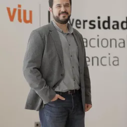 Victor Valls - DP- Grado Psicología.jpg