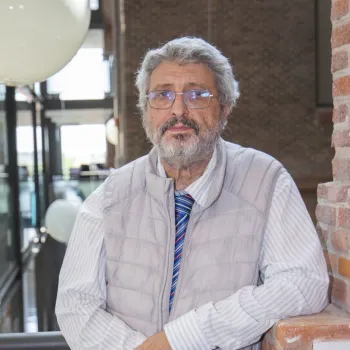 Dr. Alfredo Martínez