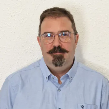 Dr. Enrique Ruiz Gros