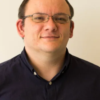 Dr. Alejandro Guillén Riquelme