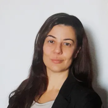 Dra. Adriana Mena Romero