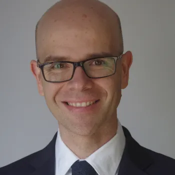 Dr. Luis Vallés Grau