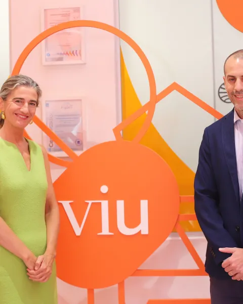 Convenio VIU Michael Page firma
