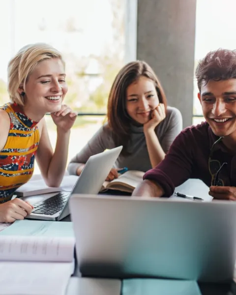 Lo-mas-importante-que-debes-saber-si-quieres-estudiar-microinformática.jpg