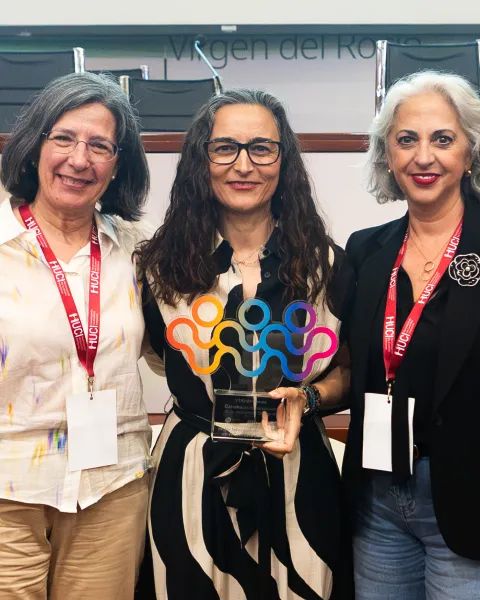 Cátedra Humanización - Entrega premio mejor intervención aplicada premiada